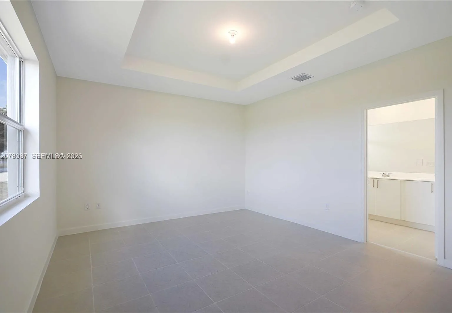 4 bed, 3.0 bath, $4,300 — Photo 3