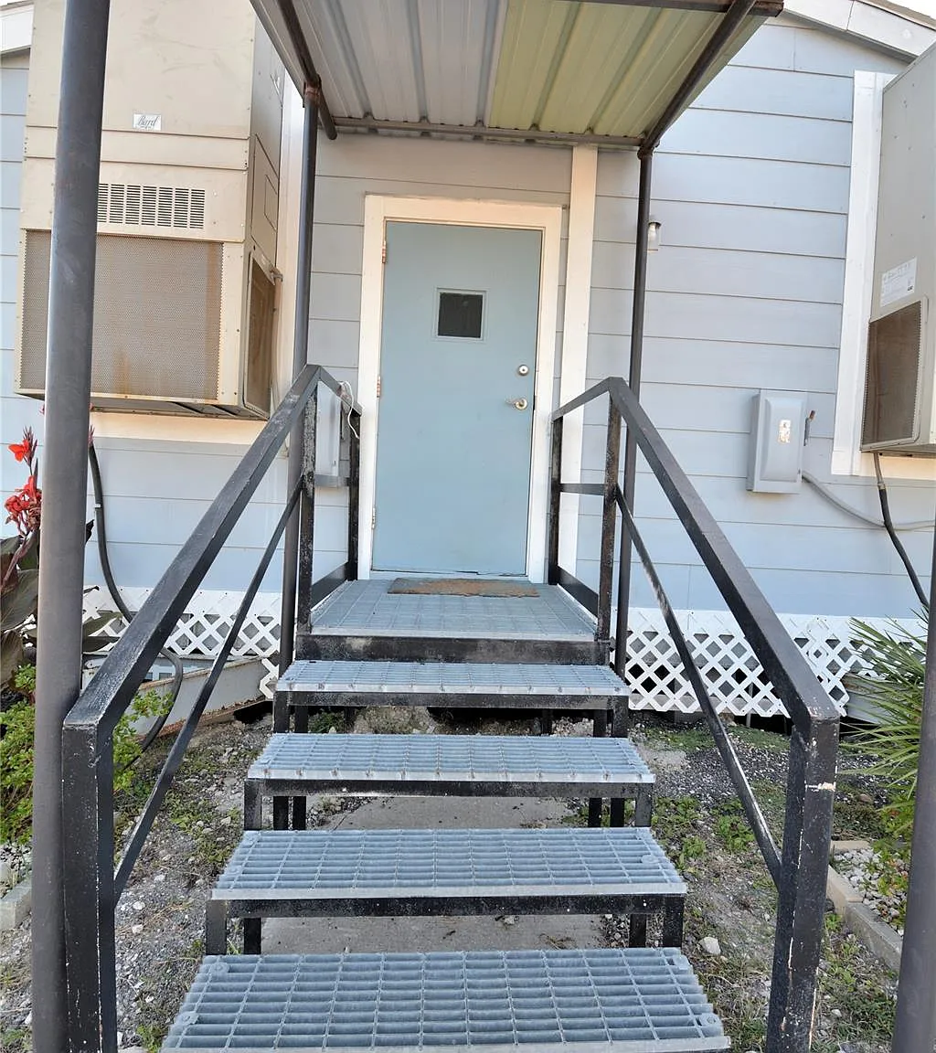 3 bed, 1.0 bath, 1100 sqft, $1,400 — Photo 4