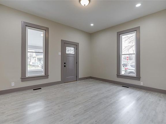 4th image of 745 E Fair Ave
