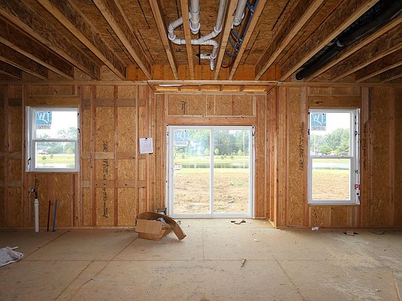 4th image of 2704 Charlotte Way