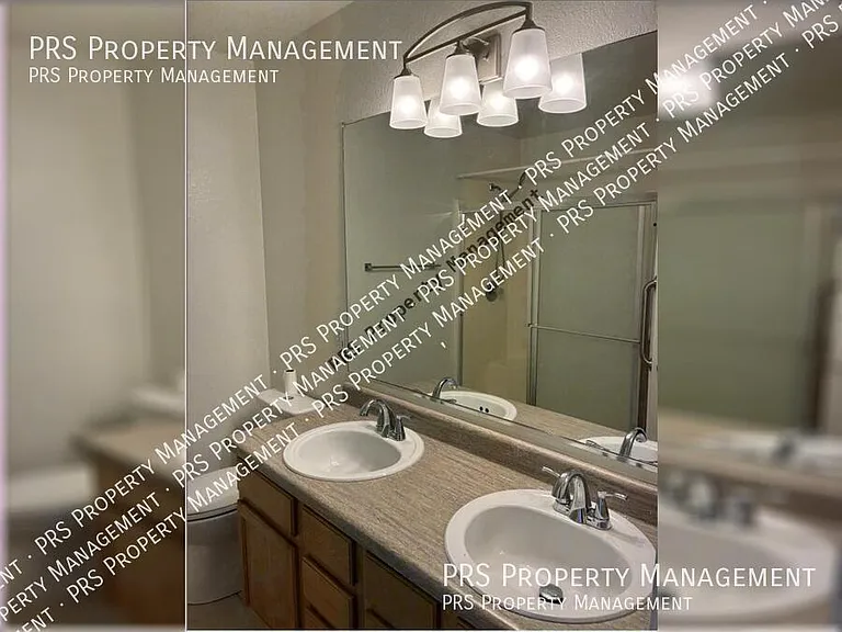 1042 S Clancy Cir — Photo 12