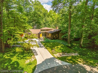 3939 Charing Cross Rd, Bloomfield Hills, MI, 48304
