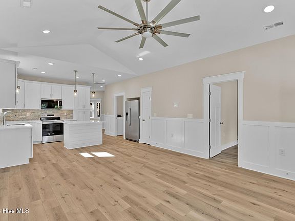 3rd image of 225 NE 75th Street