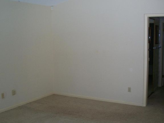 5th image of 165 Marlin Cir