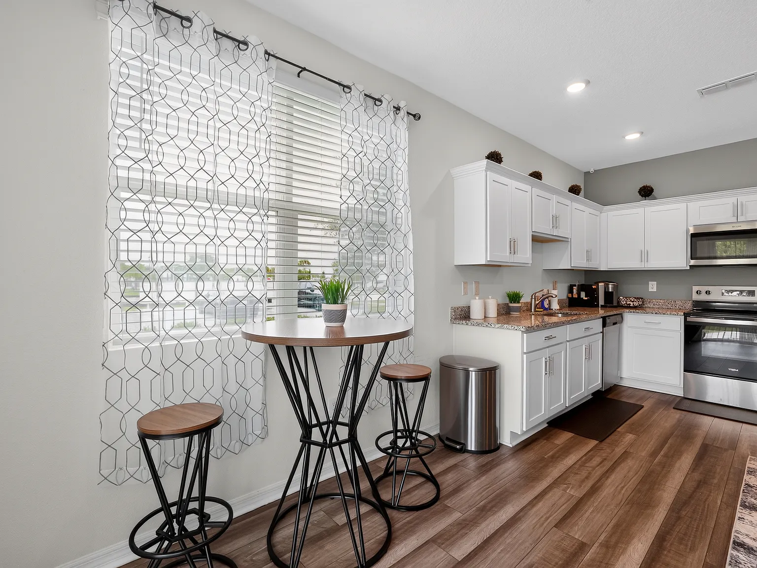 Beacon at Arbours Townhomes — Photo 4