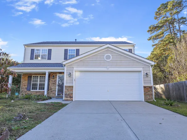 1117 Penncross Dr, Raleigh, NC 27610