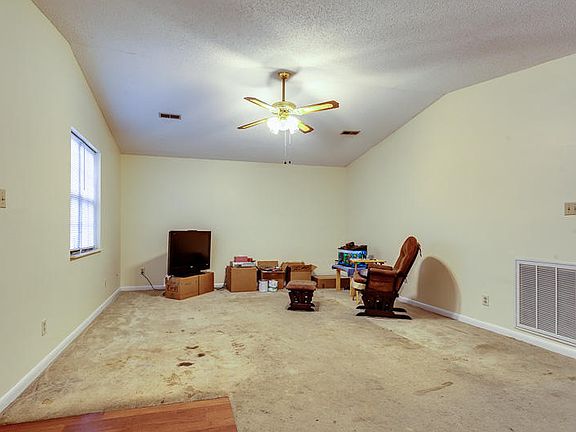3rd image of 1630 Woodpointe Dr