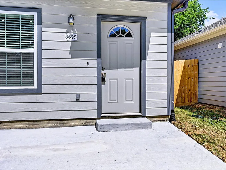 8695 Sassafras St — Photo 4