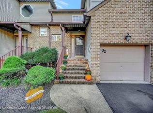 32 Atrium Way #32, Englishtown, NJ 07726