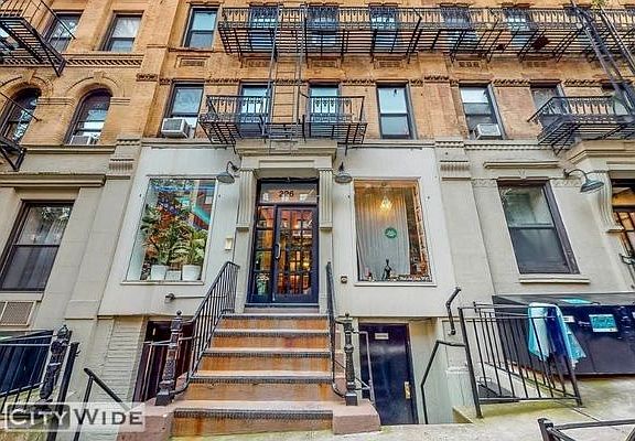 5th image of 230 E 89th St #3