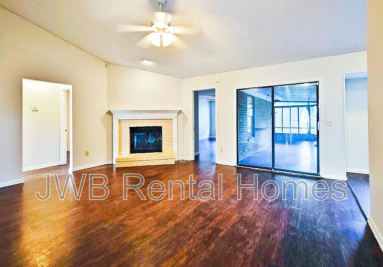 11628 Harts Rd — Photo 6