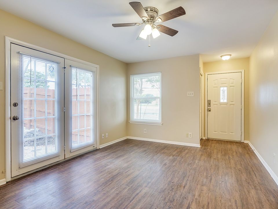 04_2902NWLoop410_004_mls_02022023