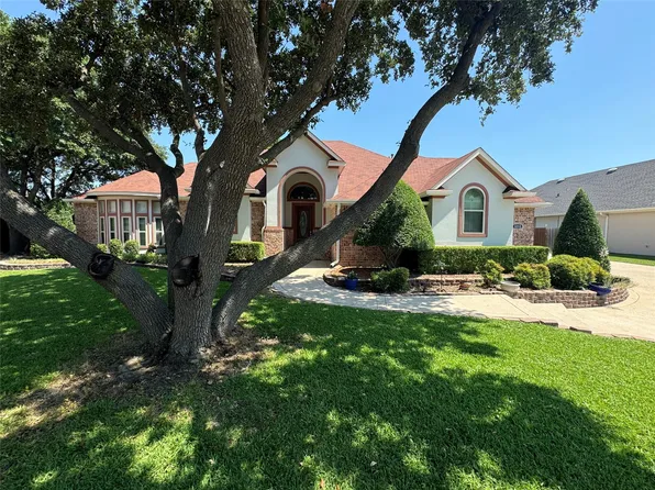 8210 Bridgewater Dr, Rowlett, TX 75088