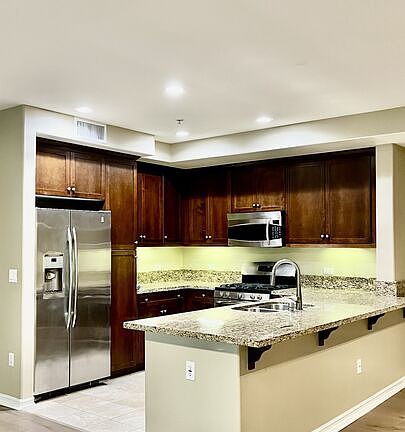 4th image of 629 Traction Ave APT 308
