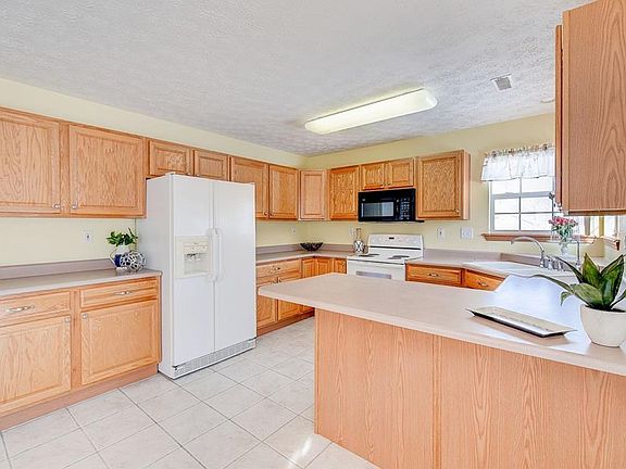5th image of 4113 Regal Valley Dr