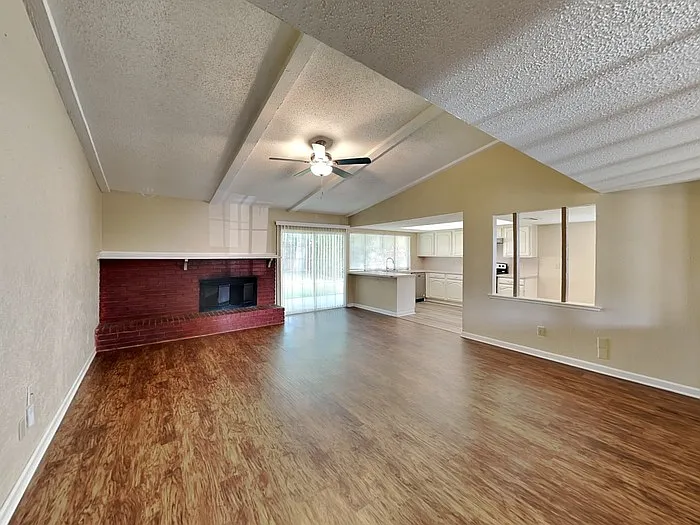 7409 Whitewood Dr — Photo 3