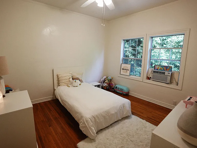 2382 Selby Ave — Photo 7