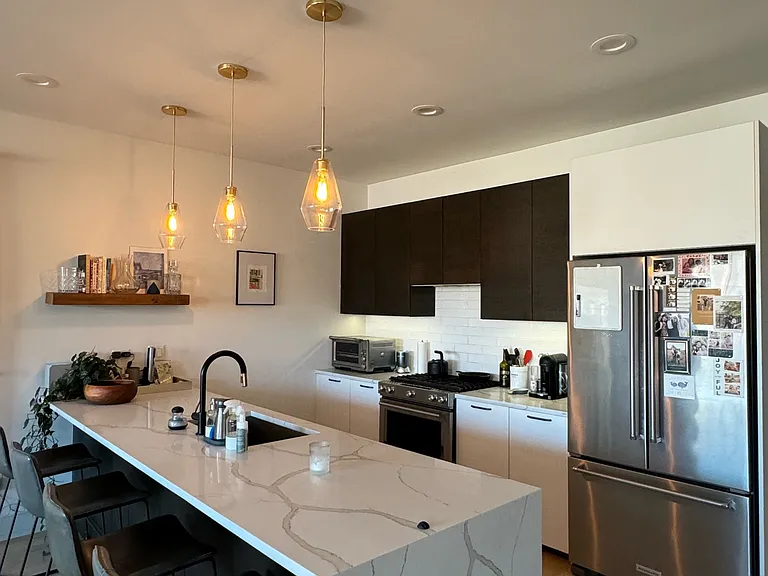 1238 N Bosworth Ave #301 — Photo 4