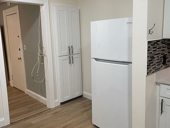 4th image of 8 Ransom Rd APT 17