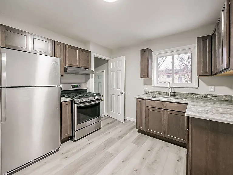 536 Emerson Ave — Photo 4