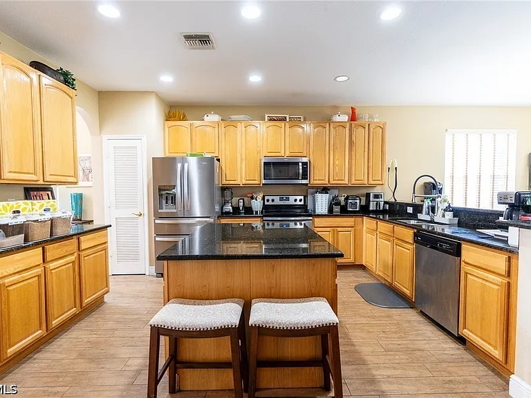 8713 Pegasus Dr — Photo 9