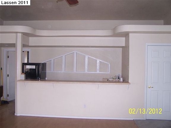 5th image of 724-405 Highway 395 E