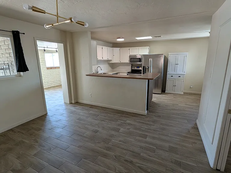 3721 E Sheridan St — Photo 13