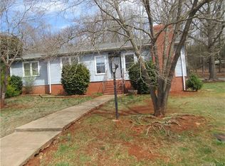 124 Walnut St, Badin, NC 28009