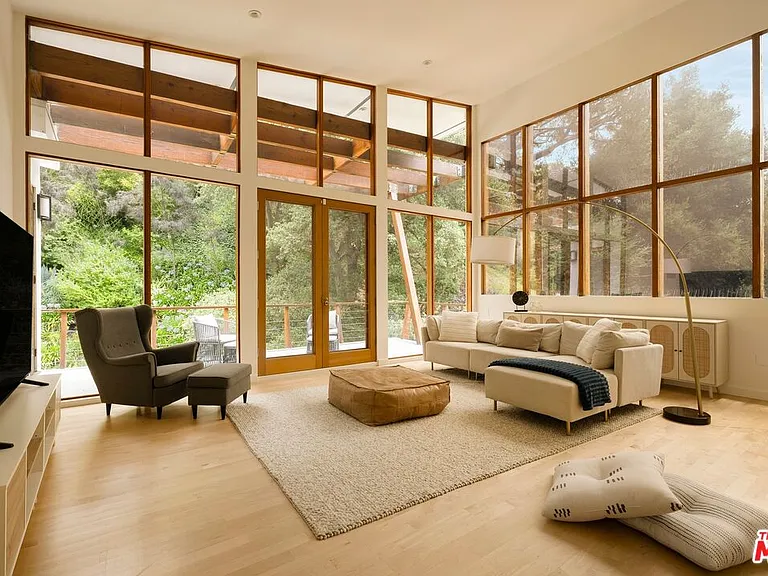 3600 Mandeville Canyon Rd — Photo 8