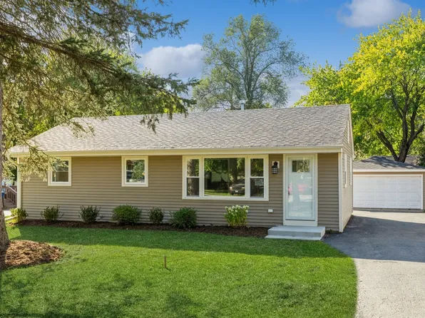 108 Pauline Ave, Crystal Lake, IL 60014