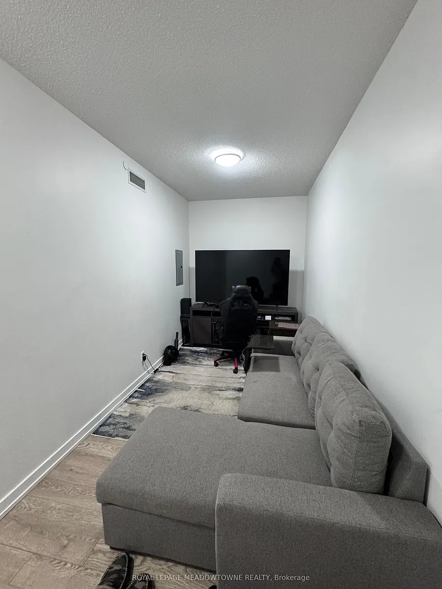Building Photo - 2055 Danforth Ave #213