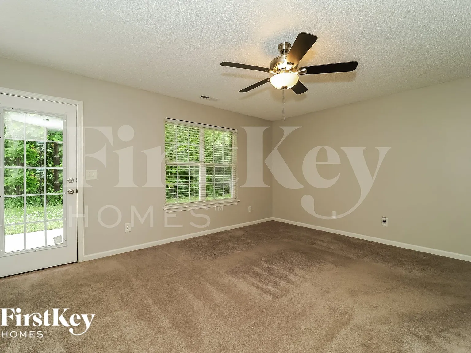 3 bed, 2.0 bath, 1192 sqft, $1,965 — Photo 2