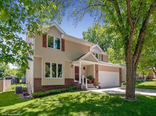 4912 Crestmoor Dr, Des Moines, IA 50310