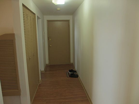 2nd image of 2222 Country Club Dr APT 1