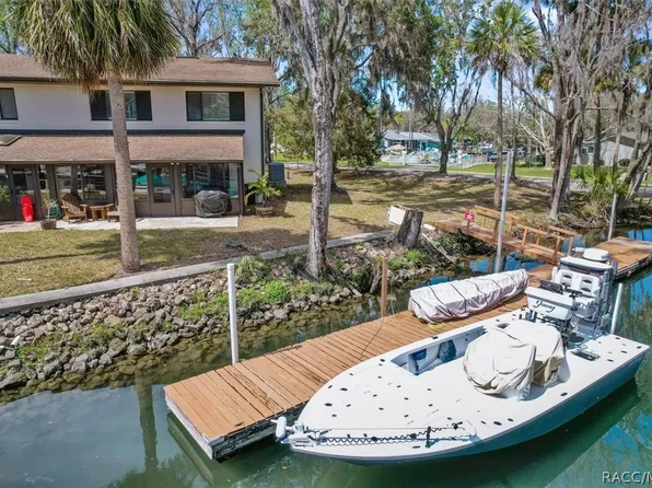 1637 SE Paradise Cir E #101, Crystal River, FL 34429