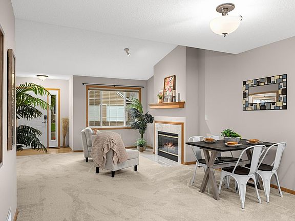 4th image of 557 Mission Hills Dr