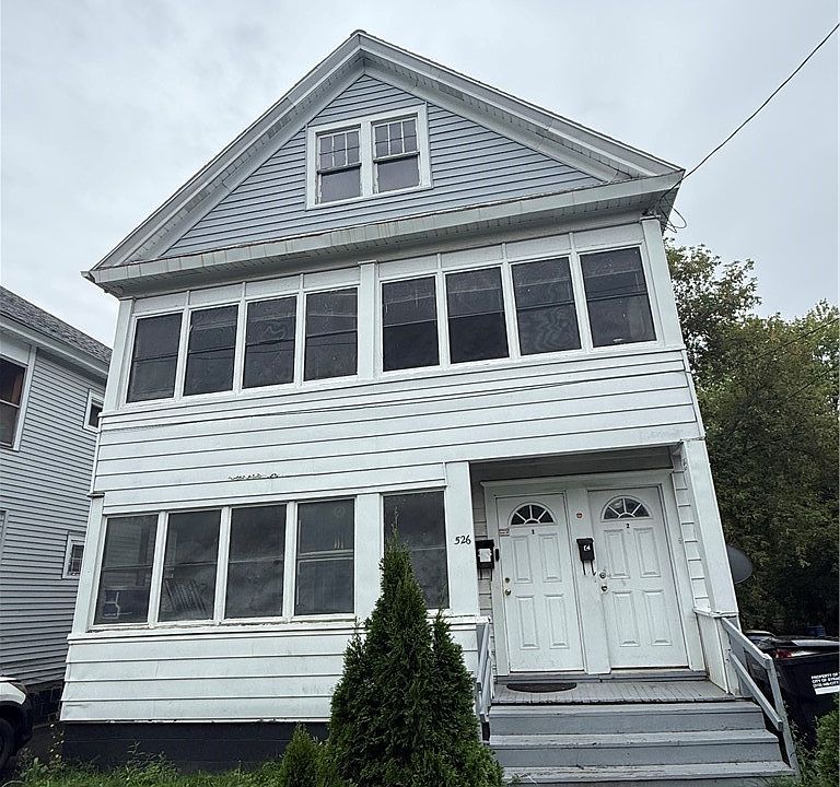 1st image of 526 Boyden St APT 2