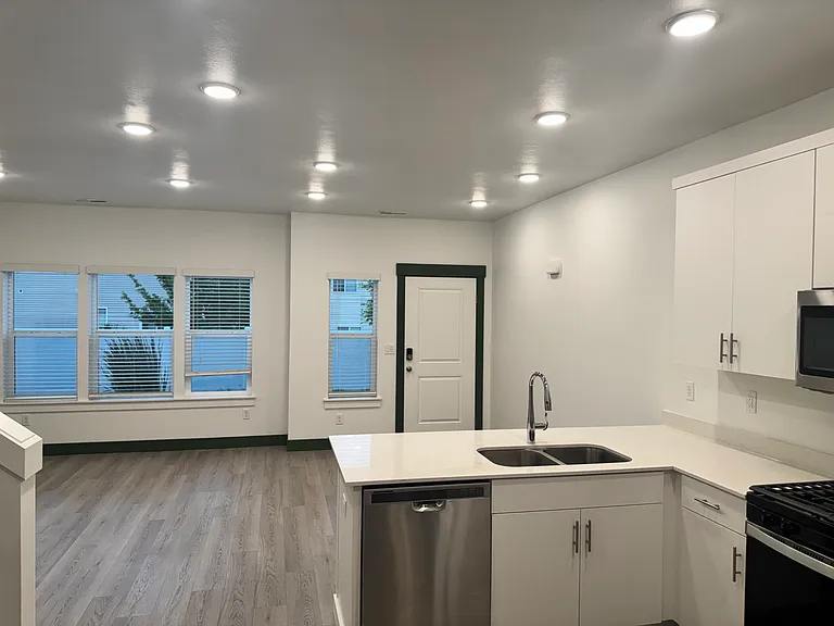 1913 S 1280 W — Photo 3
