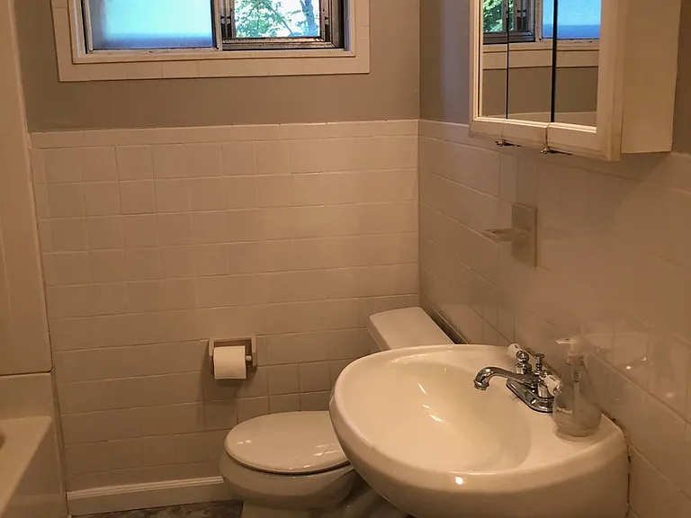2605 Dexter Ln — Photo 10