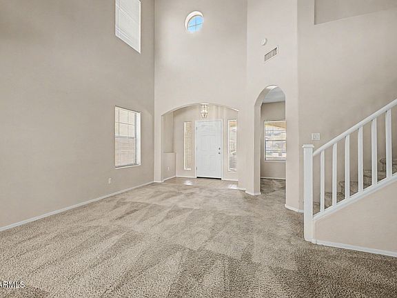 5th image of 952 E BLUE SPRUCE Lane