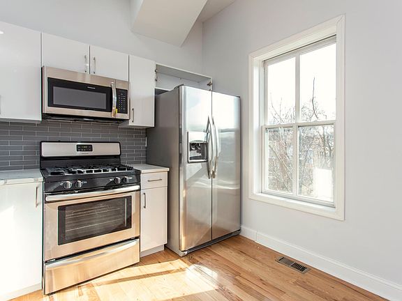 5th image of 1629 Wallace St #2F