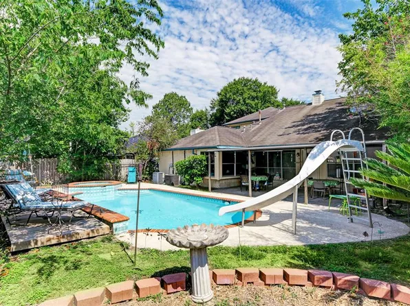 2201 Bennigan St, League City, TX 77573