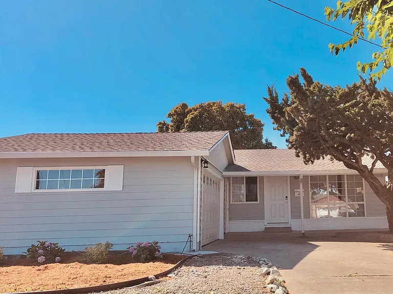 4676 Capitan Dr — Photo 10
