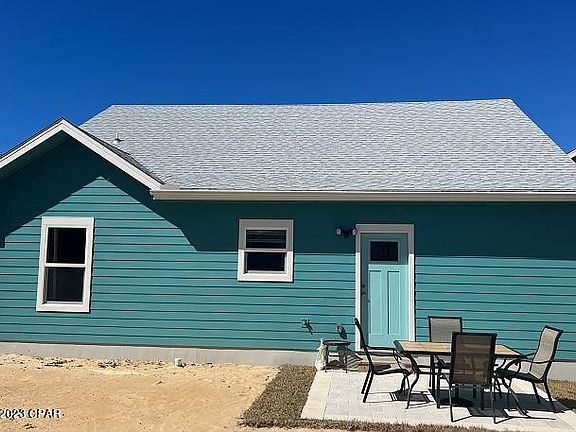 2nd image of 218 Wisteria Ln