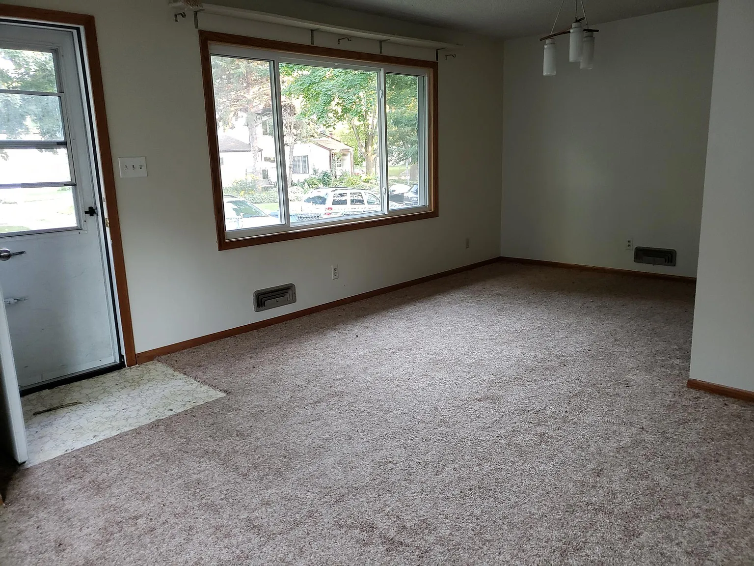 711 5th Ave SE — Photo 3