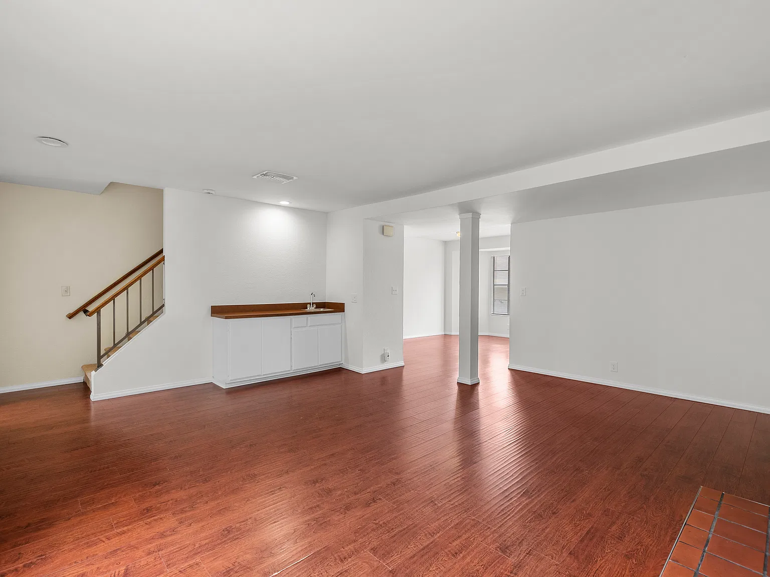 3 bed, 1294 sqft, $3,500 — Photo 3