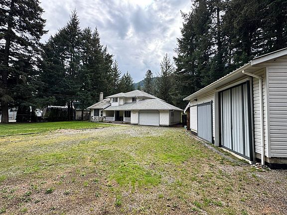 3rd image of 50615 Slanzi Rd