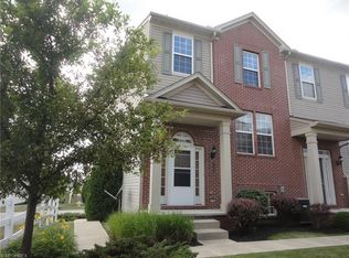 427 Turner Dr, Akron, OH 44321