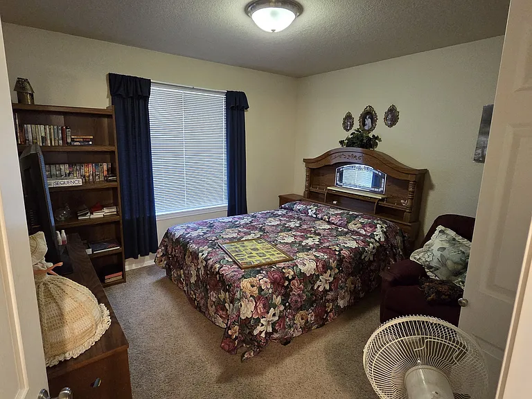 208 Sunset Ln — Photo 35