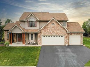6096 Windflower Way, Roscoe, IL 61073